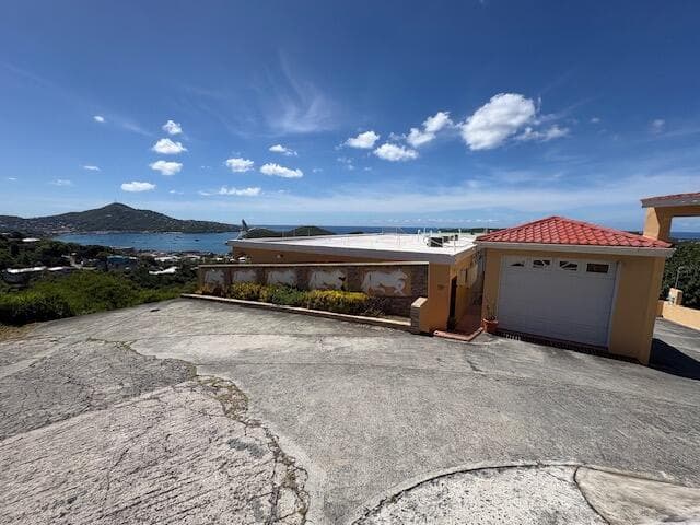7-Bedroom Home in St. Thomas